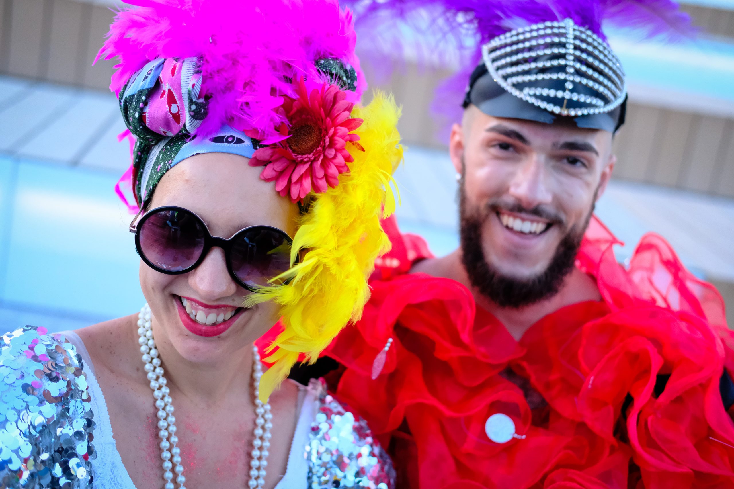Marcha Ibiza Gay Pride. Tercera edición de este evento reivindicativo por los derechos del colectivo LGTB. Los participantes han recorrido las principales calles de la ciudad en un ambiente festivo a la par que reivindicativo portando una pancarta en la que se leía el lema del certamen de este año: ‘Ama y respeta’. La marcha se ha iniciado en la Cofradía de Pescadores del puerto de Ibiza para finalizar en un escenario situado en el martillo, en el monumento de los Corsarios del barrio de la Marina. Aquí el director del festival y presidente de la Asociación LGTB de Ibiza, Antonio Balibrea, y la vicepresidenta del Consell de Ibiza, Marta Díaz, han leído el manifiesto.