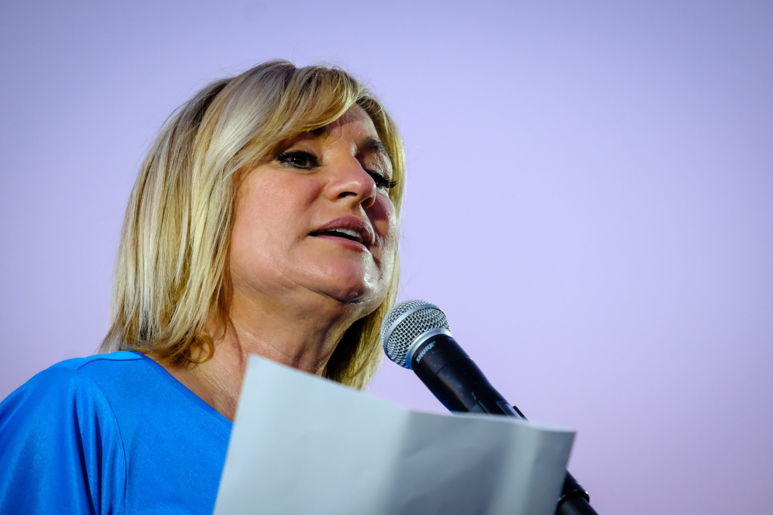 Marcha Ibiza Gay Pride. Tercera edición de este evento reivindicativo por los derechos del colectivo LGTB. Los participantes han recorrido las principales calles de la ciudad en un ambiente festivo a la par que reivindicativo portando una pancarta en la que se leía el lema del certamen de este año: ‘Ama y respeta’. La marcha se ha iniciado en la Cofradía de Pescadores del puerto de Ibiza para finalizar en un escenario situado en el martillo, en el monumento de los Corsarios del barrio de la Marina. Aquí el director del festival y presidente de la Asociación LGTB de Ibiza, Antonio Balibrea, y la vicepresidenta del Consell de Ibiza, Marta Díaz, han leído el manifiesto.