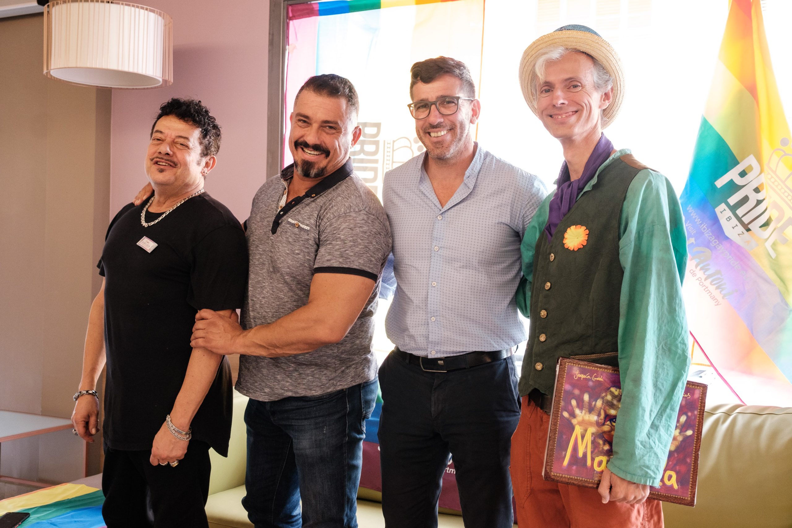 Ibiza Pride. Presentación ICONOS, Hotel Purple, Sant Antoni. Prsentan Antonio Balibrea, director de Ibiza Pride y Miquel Tur, concejal de Turismo del Ayuntamiento de Sant Antoni, acompañados por Gianluca Melisse, director de Purple Hotel y Rafarelius, auntor del libro ilustrado Manuela.