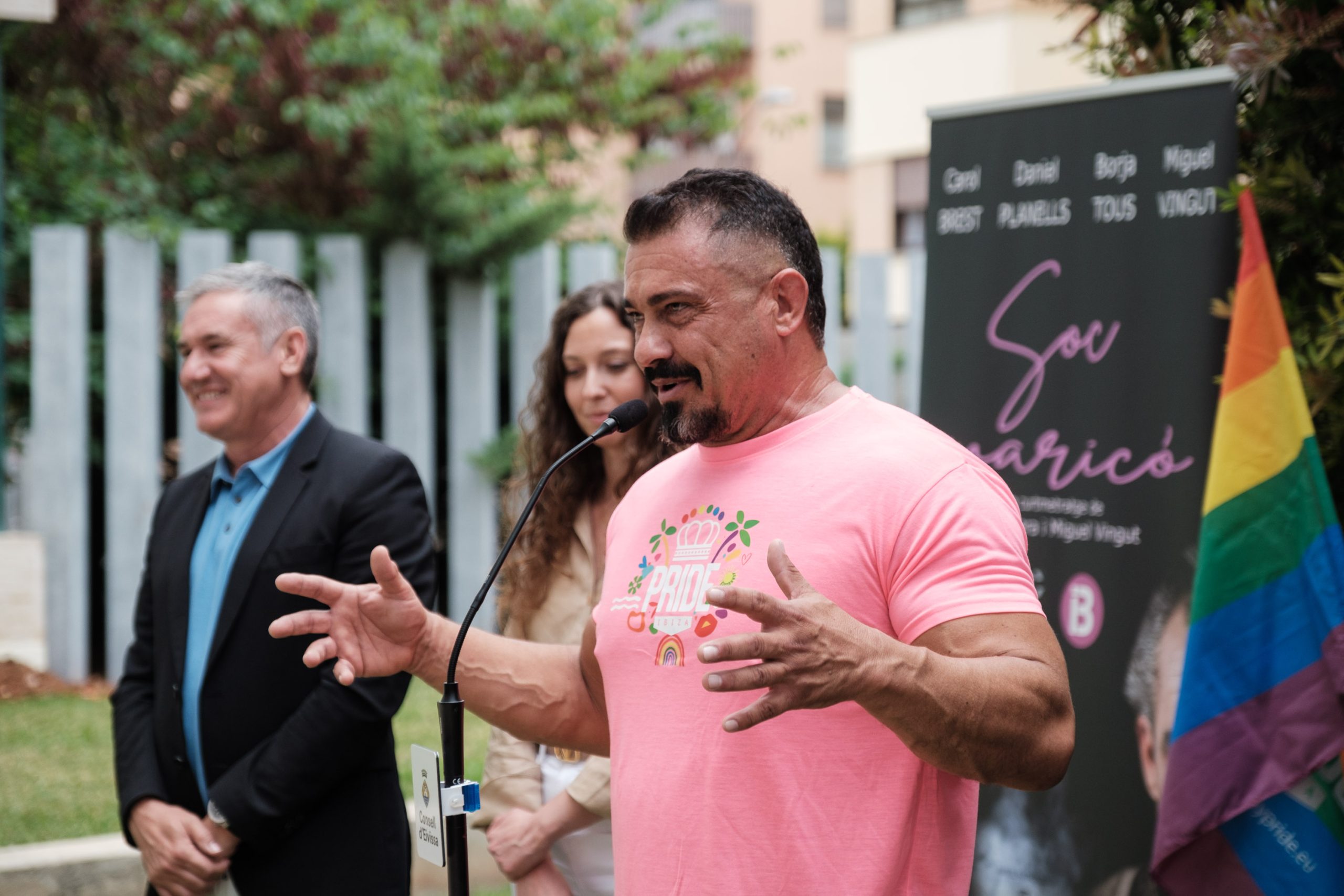 Presentación Ibiza Pride 2023.
Participan Anotnio Balibrea, director de Ibiza Pride, Juan Miguel Costa, director insular de Promoción Turística; Rosa Rubio, regidora de Turismo en funciones del Ayuntamiento de Ibiza; Eva María Prats Costa, regidora de Hacienda en funciones del ayuntamiento de Sant Antoni y Eduardo Sánchez, regidor de Turismo en funciones de Sant Josep de Sa Talaia..
Jardines del Consell insular de Ibiza.
