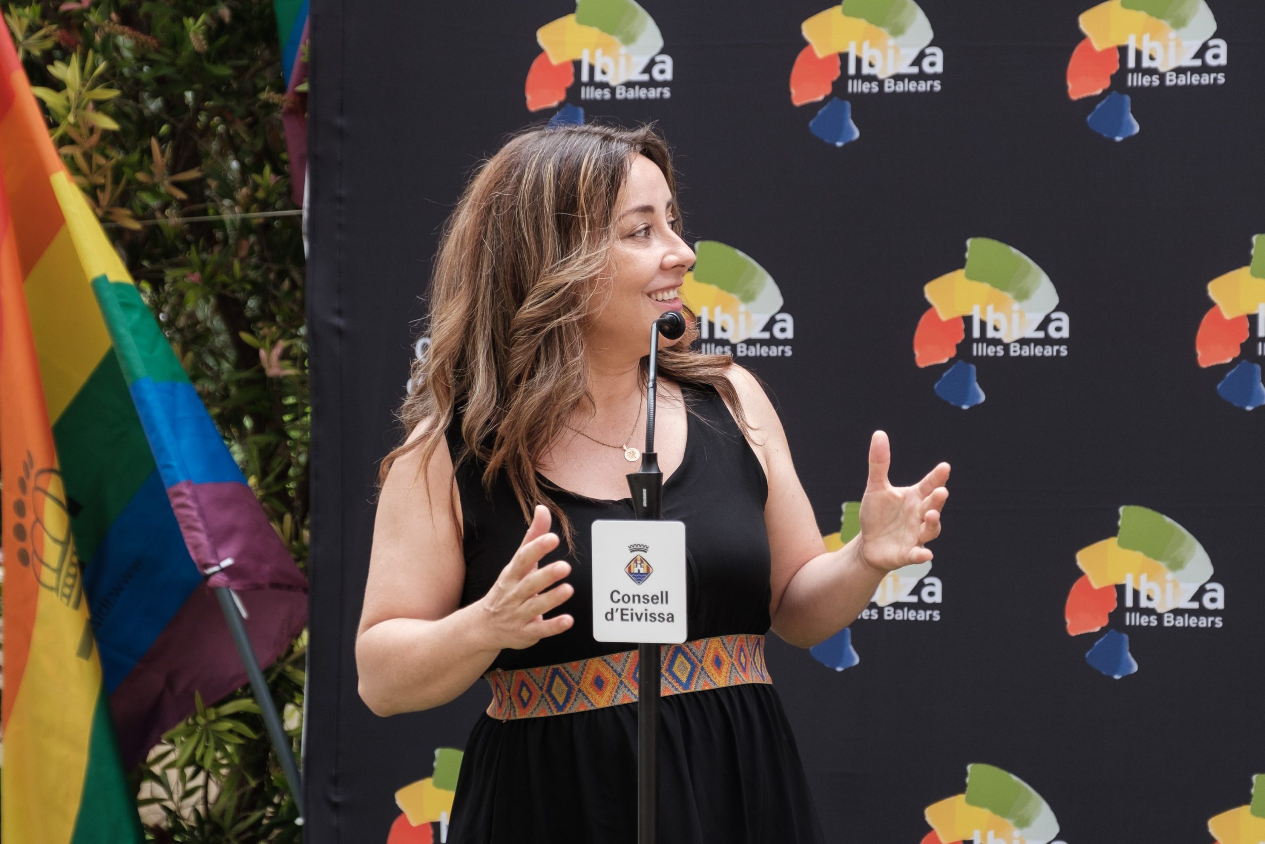 Presentación Ibiza Pride 2023.
Participan Anotnio Balibrea, director de Ibiza Pride, Juan Miguel Costa, director insular de Promoción Turística; Rosa Rubio, regidora de Turismo en funciones del Ayuntamiento de Ibiza; Eva María Prats Costa, regidora de Hacienda en funciones del ayuntamiento de Sant Antoni y Eduardo Sánchez, regidor de Turismo en funciones de Sant Josep de Sa Talaia..
Jardines del Consell insular de Ibiza.