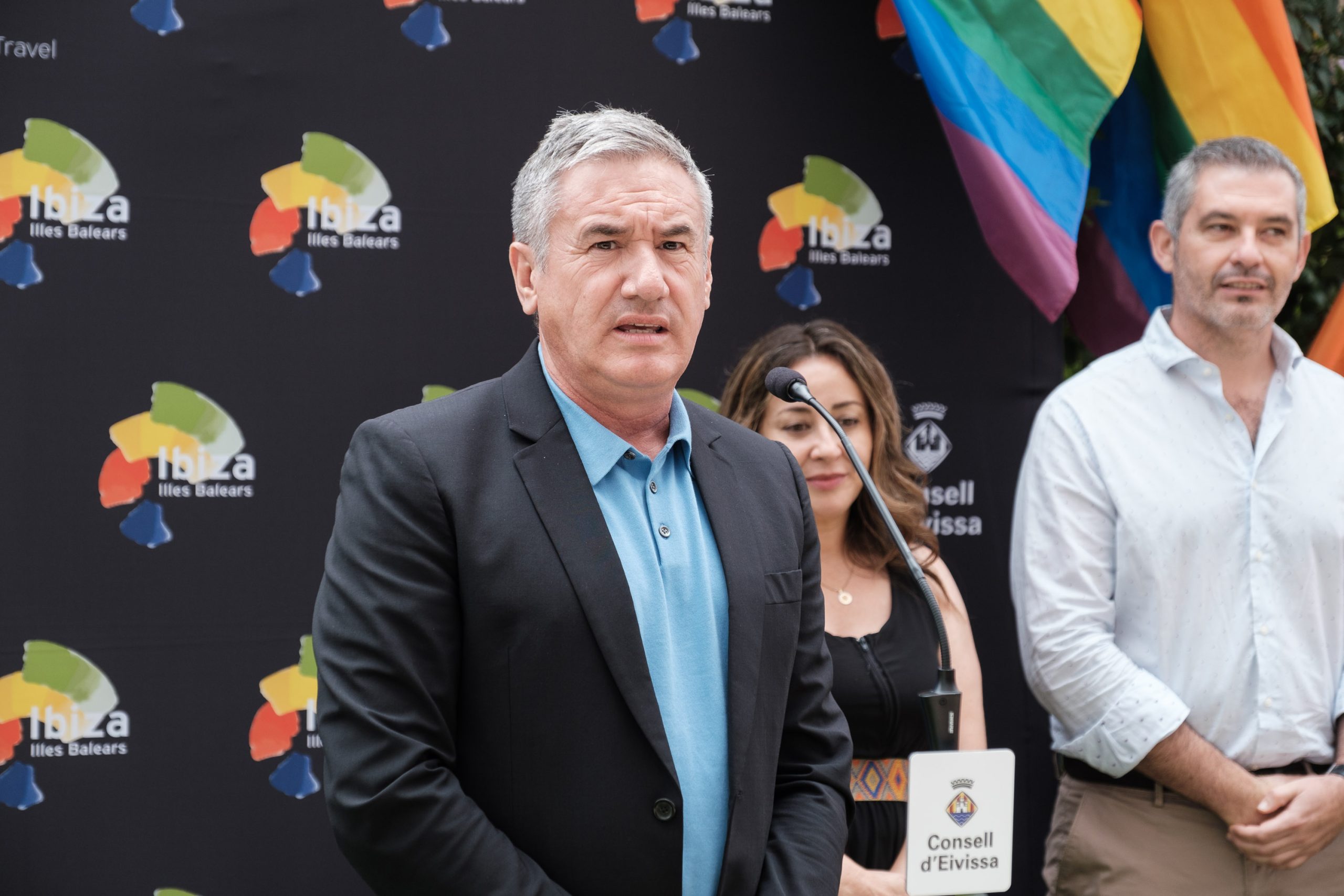 Presentación Ibiza Pride 2023.
Participan Anotnio Balibrea, director de Ibiza Pride, Juan Miguel Costa, director insular de Promoción Turística; Rosa Rubio, regidora de Turismo en funciones del Ayuntamiento de Ibiza; Eva María Prats Costa, regidora de Hacienda en funciones del ayuntamiento de Sant Antoni y Eduardo Sánchez, regidor de Turismo en funciones de Sant Josep de Sa Talaia..
Jardines del Consell insular de Ibiza.