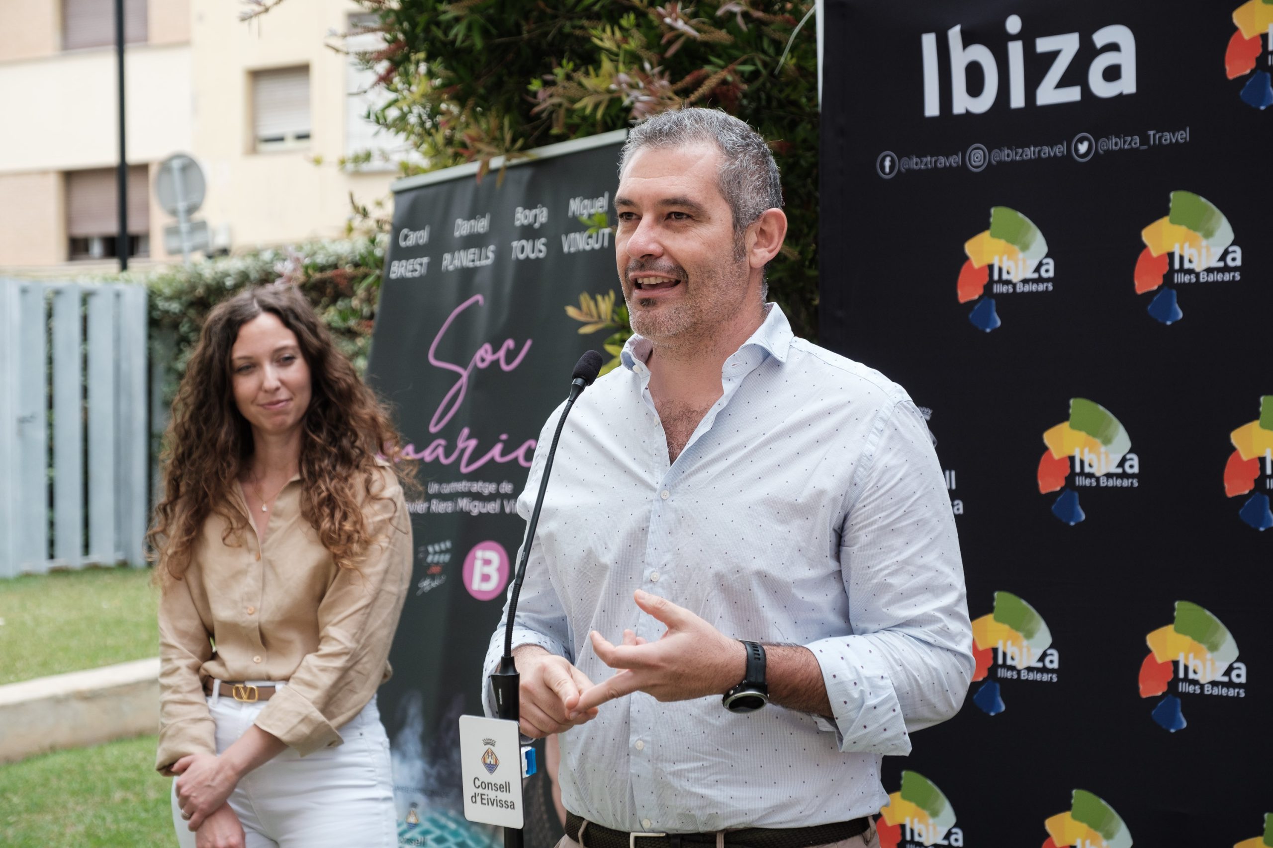 Presentación Ibiza Pride 2023.
Participan Anotnio Balibrea, director de Ibiza Pride, Juan Miguel Costa, director insular de Promoción Turística; Rosa Rubio, regidora de Turismo en funciones del Ayuntamiento de Ibiza; Eva María Prats Costa, regidora de Hacienda en funciones del ayuntamiento de Sant Antoni y Eduardo Sánchez, regidor de Turismo en funciones de Sant Josep de Sa Talaia..
Jardines del Consell insular de Ibiza.