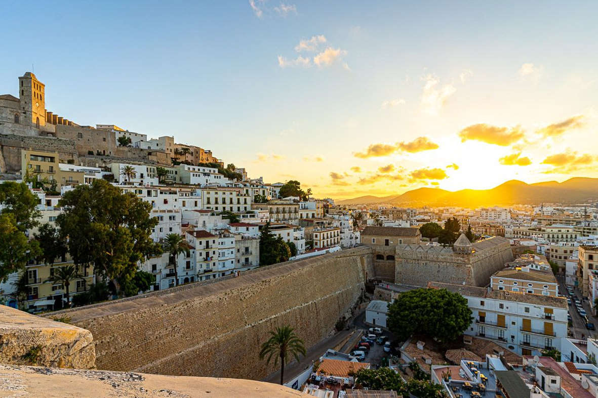 murallas ibiza pride